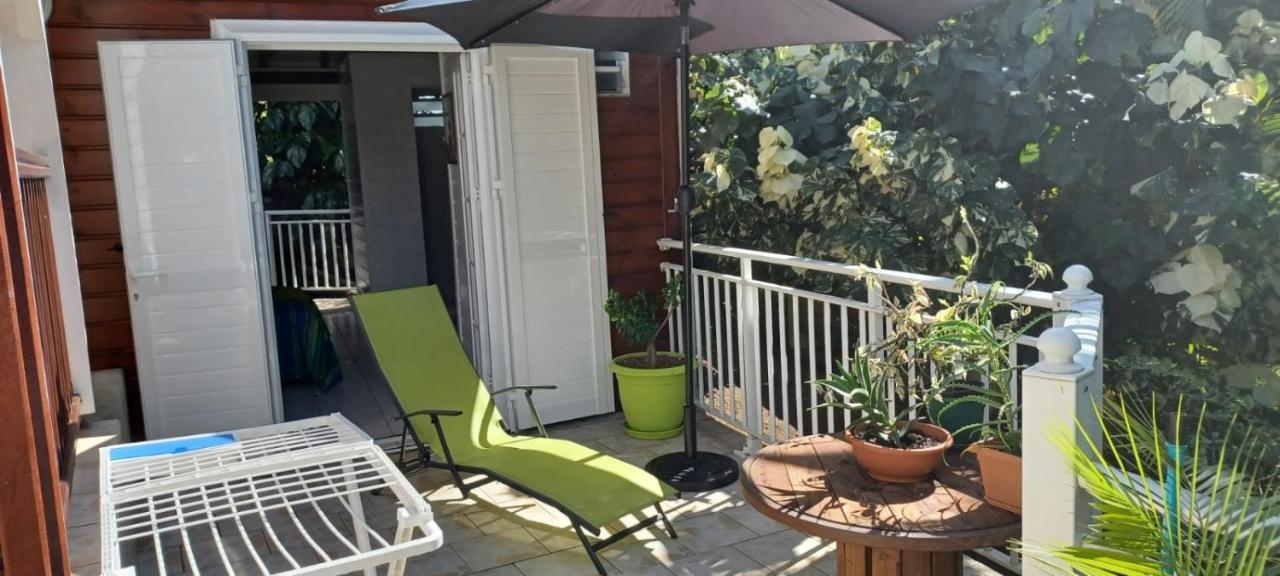 Baillif Gite Mamour - Charmant Petit Bungalow A Decouvrir מראה חיצוני תמונה